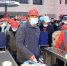 图为务工人员乘坐免费专列南下“淘金”。　定西市委宣传部供图 - 甘肃新闻