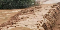 甘肃多地连遭强降雨袭击 黄河三级支流马莲河现大洪水 - 中国甘肃网